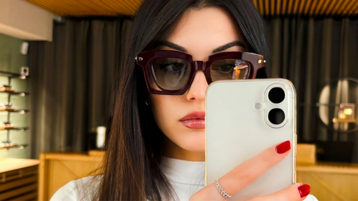 Kuboraum: Beyond a Simple Pair of Glasses