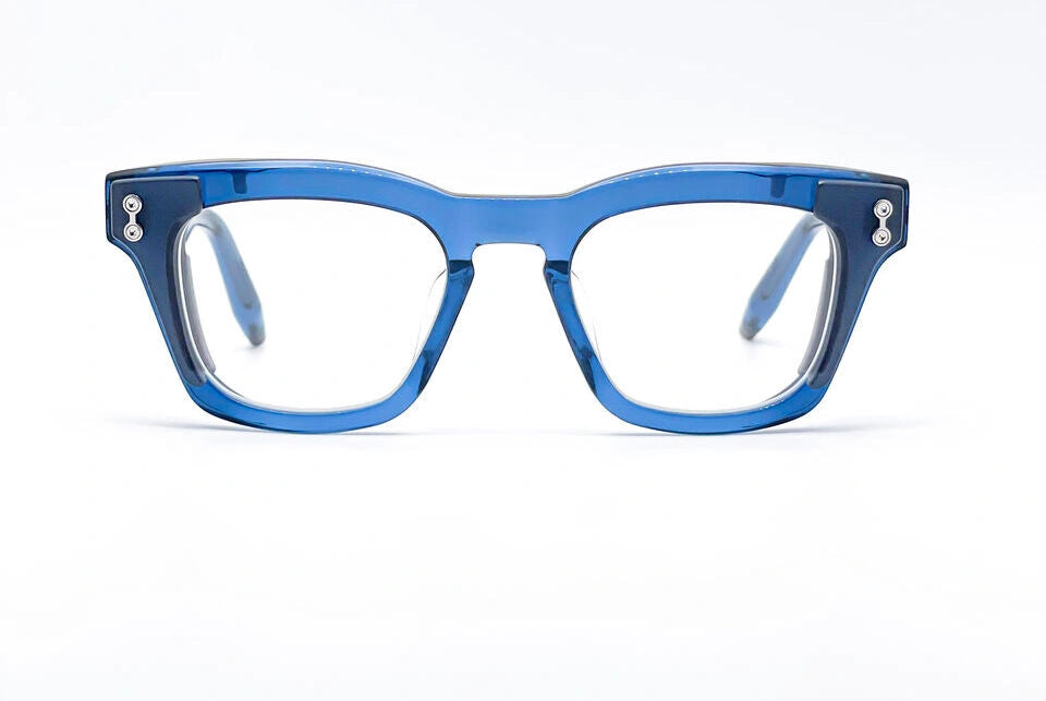 Akoni Ara Black Sunglasses