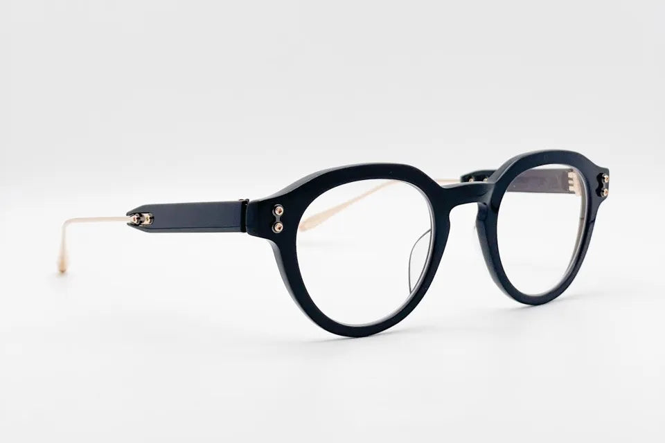 Akoni Wise Three Black Optical front and side view