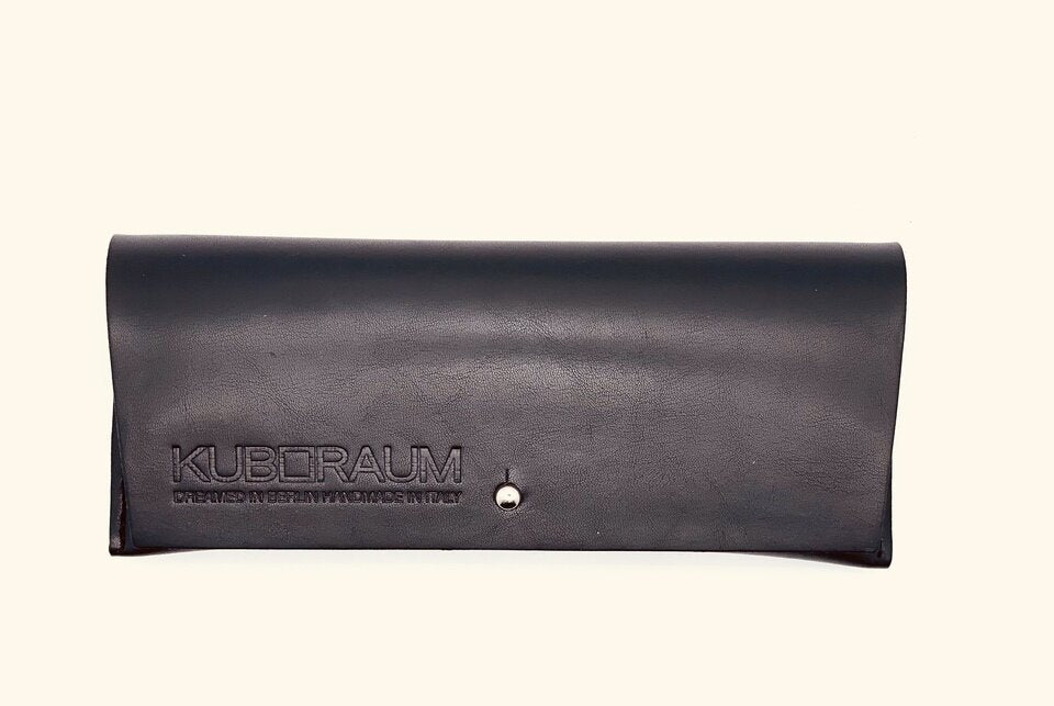 Kuboraum K18 Black Shine Optical