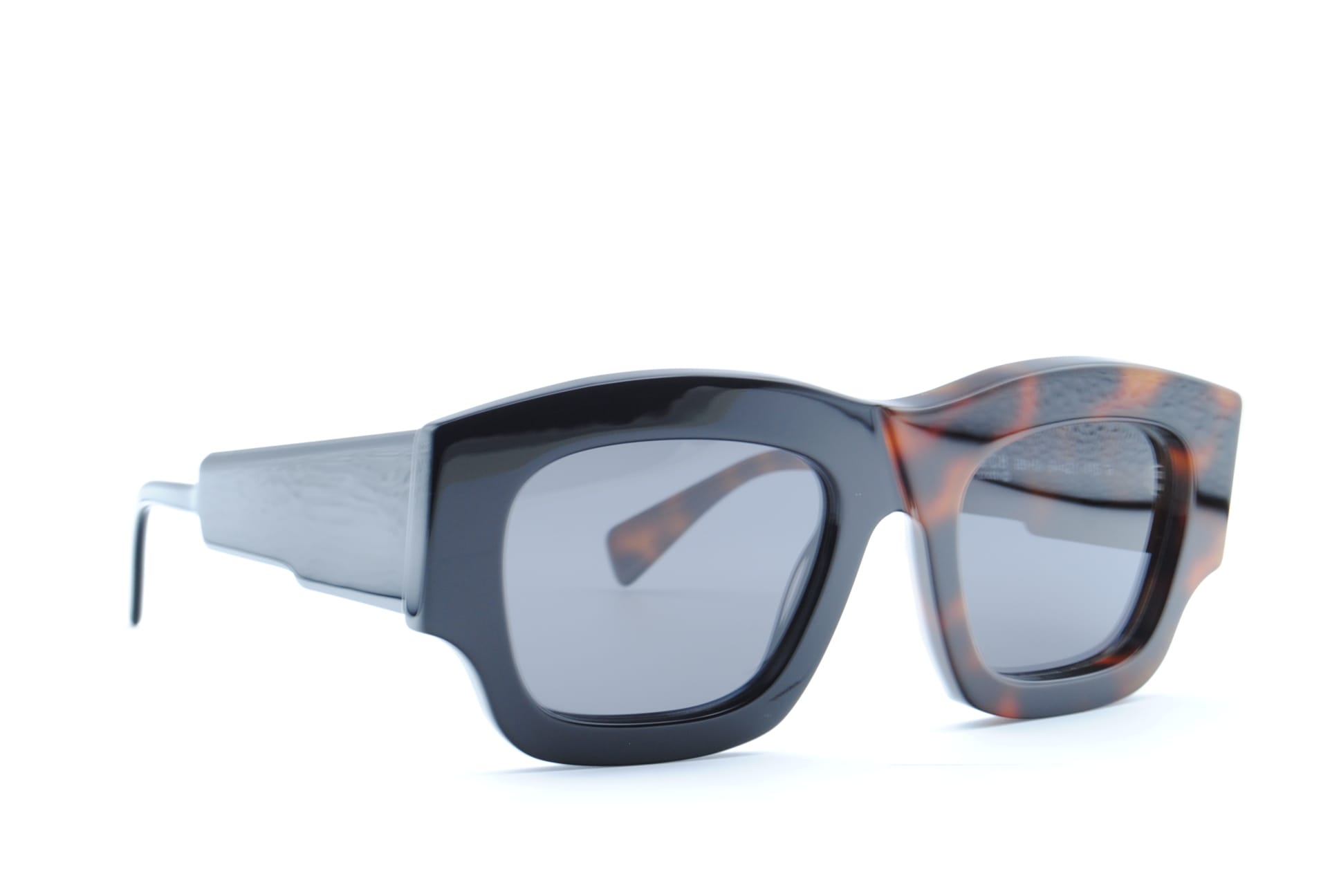 Kuboraum C8 Black Havana