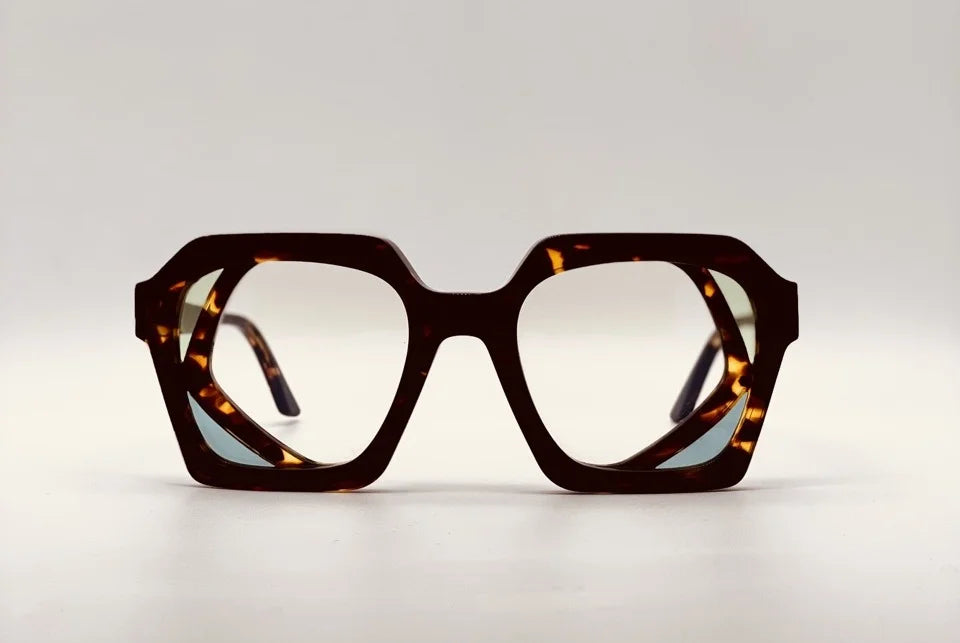Kuboraum T8 Black Optical