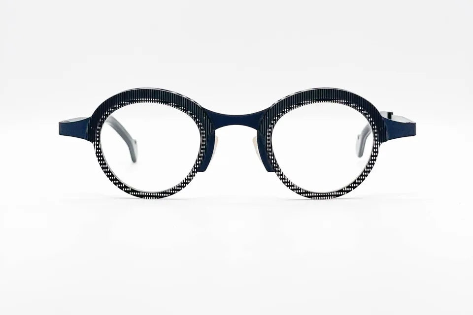 Theo Jacques Sculptors 18 Black: Bold Sculptural Square Frame