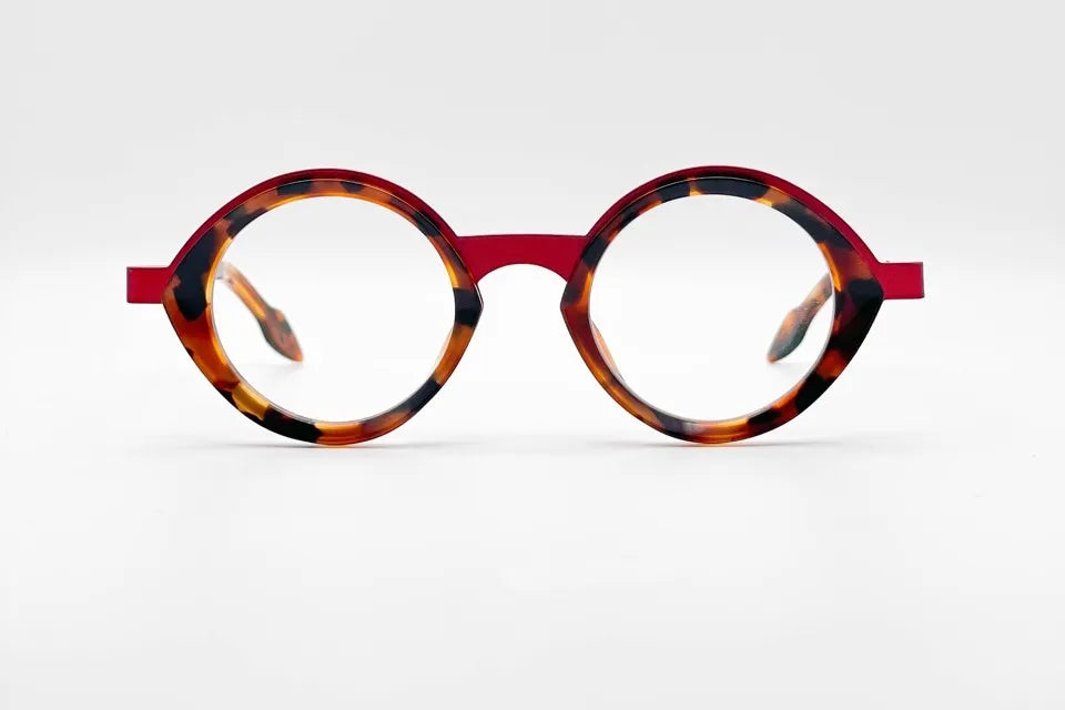 Theo Pipe Clindoeil 5 Tortoisered: Bold Squared Acetate Frame
